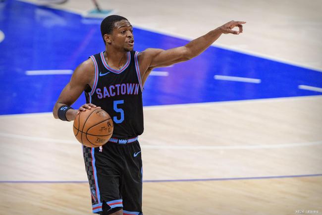 他在训练中 他在训练中