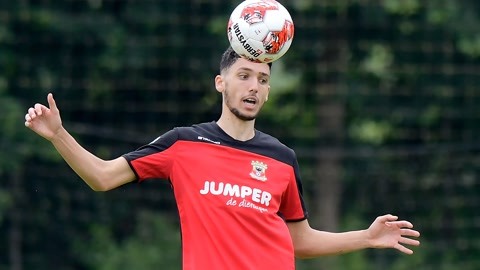 技场上的传 技场上的传